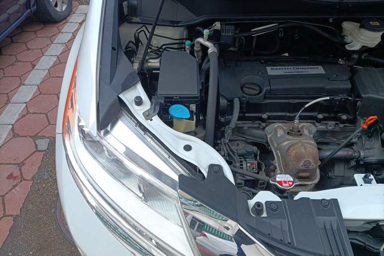 Used Honda Odyssey 2015 2.4L Smart Edition Engine Bay Right