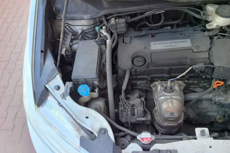 Used Honda Odyssey 2015 Revised Version 2.4L Supreme Edition Engine Bay Right