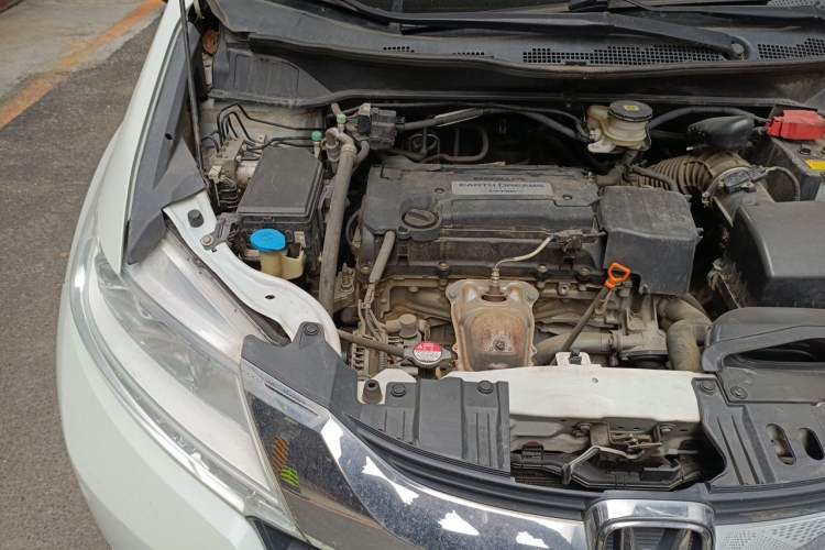 Used Honda Odyssey 2015 2.4L Prestige Edition Engine Bay Right