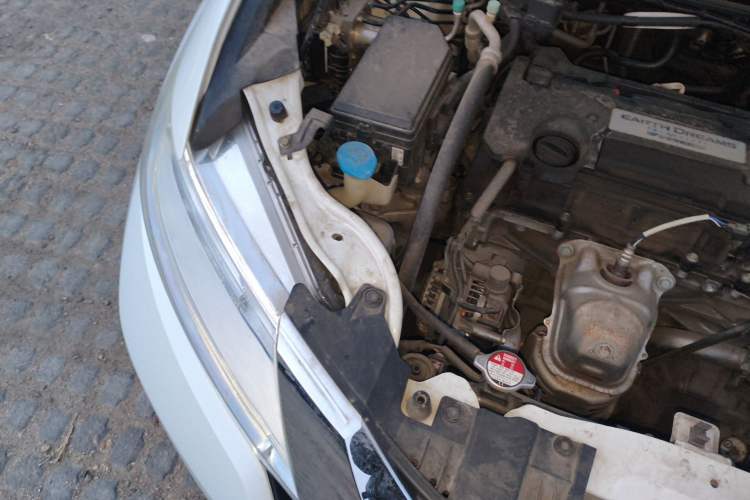 Used Honda Odyssey 2015 Updated Version 2.4L Smart Edition Engine Bay Right