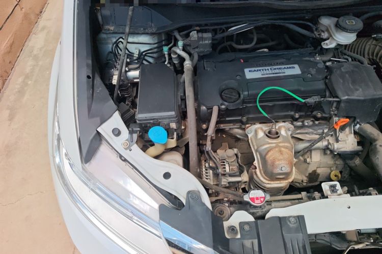 Used Honda Odyssey 2015 2.4L Smart Edition Engine Bay Right
