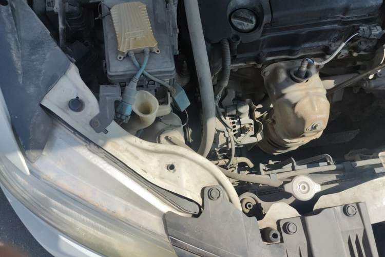 Used Honda Odyssey 2015 Updated Version 2.4L Smart Edition Engine Bay Right