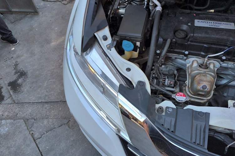 Used Honda Odyssey 2015 2.4L Supreme Edition Engine Bay Right