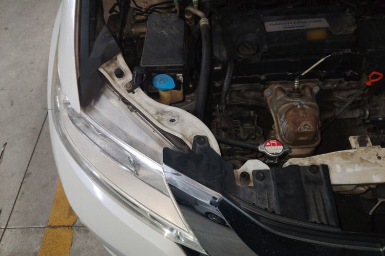 Used Honda Odyssey 2015 2.4L Smart Edition Engine Bay Right
