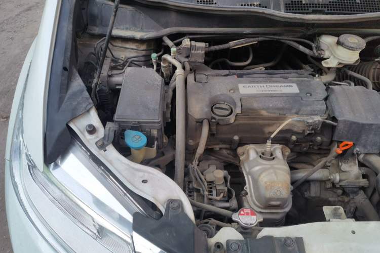 Used Honda Odyssey 2015 Updated Version 2.4L Smart Edition Engine Bay Right