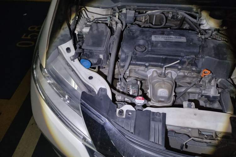 Used Honda Odyssey 2015 2.4L Luxury Edition Engine Bay Right