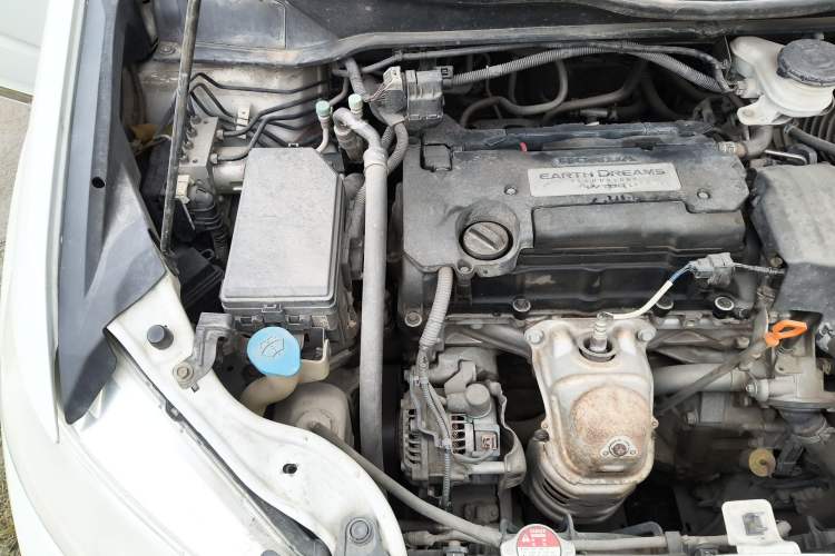 Used Honda Odyssey 2015 2.4L Prestige Edition Engine Bay Right