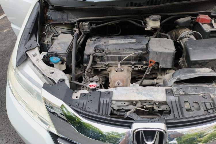 Used Honda Odyssey 2015 Updated Version 2.4L Smart Edition Engine Bay Right
