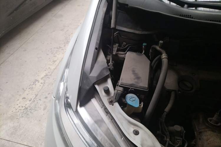 Used Honda Odyssey 2015 2.4L Smart Edition Engine Bay Right