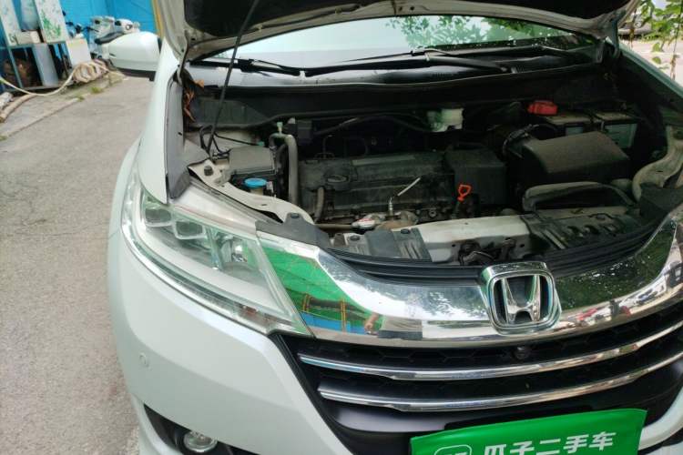 Used Honda Odyssey 2015 Revised Version 2.4L Supreme Edition Engine Bay Right