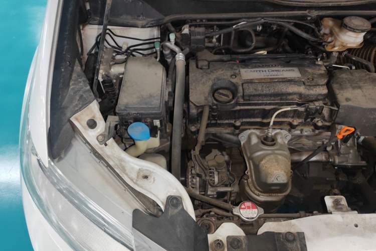 Used Honda Odyssey 2015 Updated Version 2.4L Smart Edition Engine Bay Right