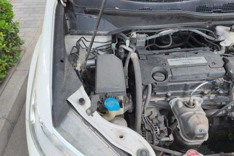 Used Honda Odyssey 2015 2.4L Smart Edition Engine Bay Right