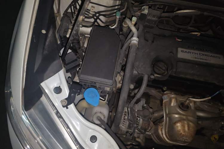 Used Honda Odyssey 2015 2.4L Smart Edition Engine Bay Right