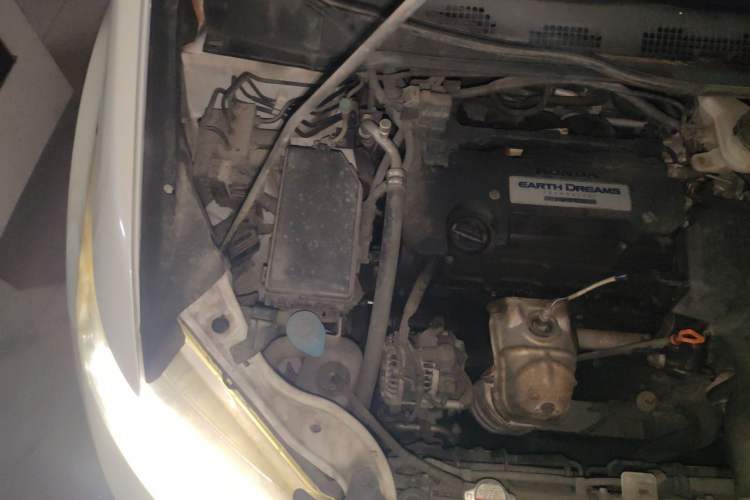 Used Honda Odyssey 2015 2.4L Supreme Edition Engine Bay Right