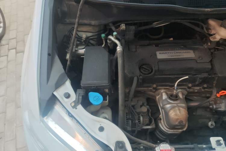 Used Honda Odyssey 2015 Updated Version 2.4L Smart Edition Engine Bay Right