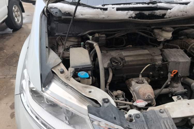 Used Honda Odyssey 2015 Revised Version 2.4L Supreme Edition Engine Bay Right