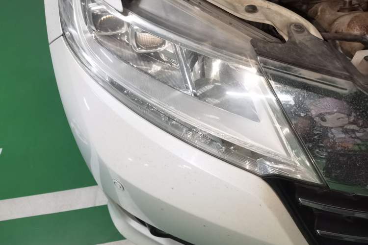 Used Honda Odyssey 2015 2.4L Smart Edition Engine Bay Right