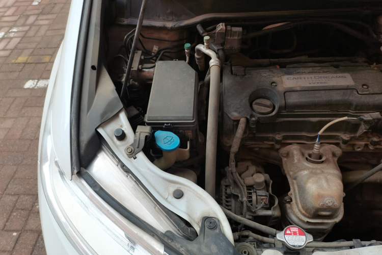 Used Honda Odyssey 2015 2.4L Supreme Edition Engine Bay Right