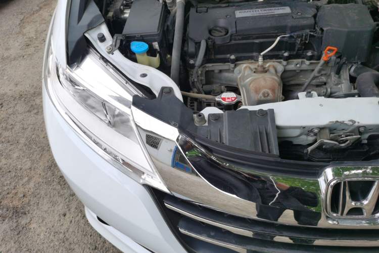 Used Honda Odyssey 2015 2.4L Comfort Edition Engine Bay Right