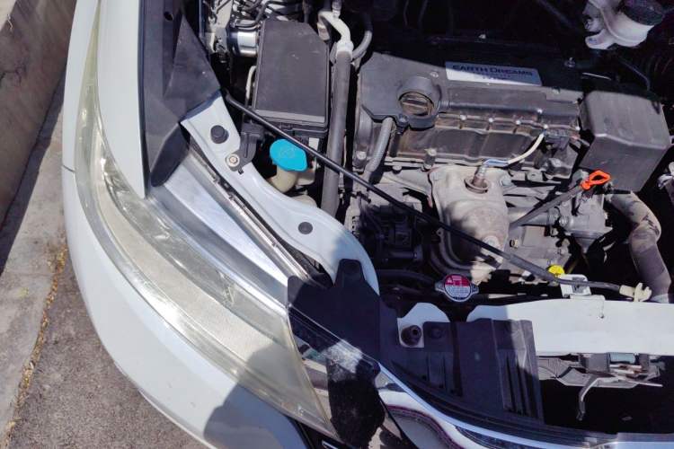 Used Honda Odyssey 2015 2.4L Smart Edition Engine Bay Right