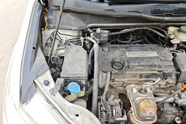 Used Honda Odyssey 2015 Updated Version 2.4L Smart Edition Engine Bay Right