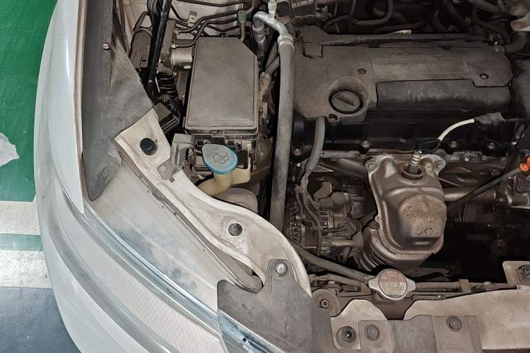 Used Honda Odyssey 2015 Revised 2.4L Luxury Edition Engine Bay Right