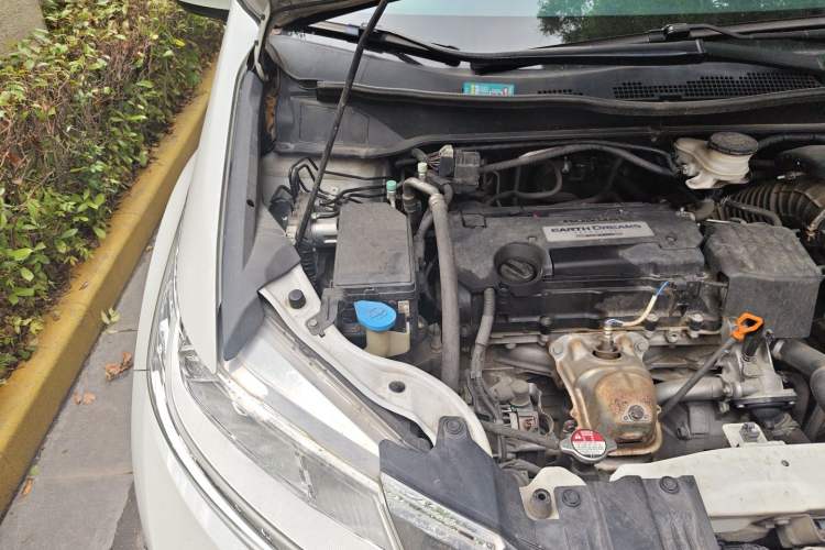 Used Honda Odyssey 2015 Updated Version 2.4L Smart Edition Engine Bay Right