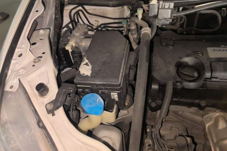 Used Honda Odyssey 2015 Updated Version 2.4L Smart Edition Engine Bay Right