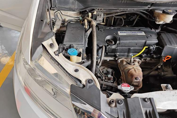 Used Honda Odyssey 2015 Revised Version 2.4L Supreme Edition Engine Bay Right