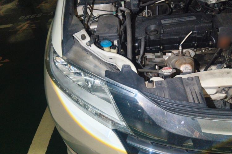 Used Honda Odyssey 2015 Updated Version 2.4L Smart Edition Engine Bay Right