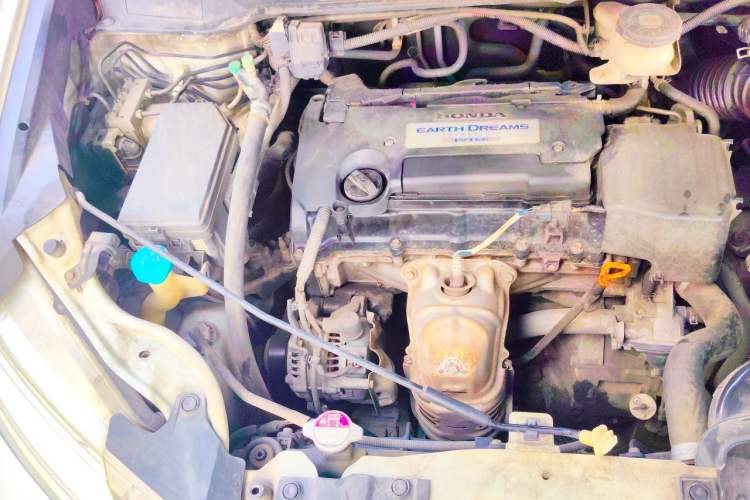 Used Honda Odyssey 2015 Updated Version 2.4L Smart Edition Engine Bay Right
