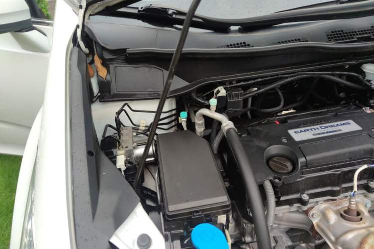 Used Honda Odyssey 2015 2.4L Supreme Edition Engine Bay Right