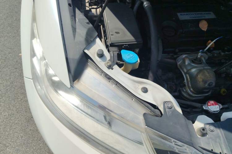 Used Honda Odyssey 2015 2.4L Supreme Edition Engine Bay Right