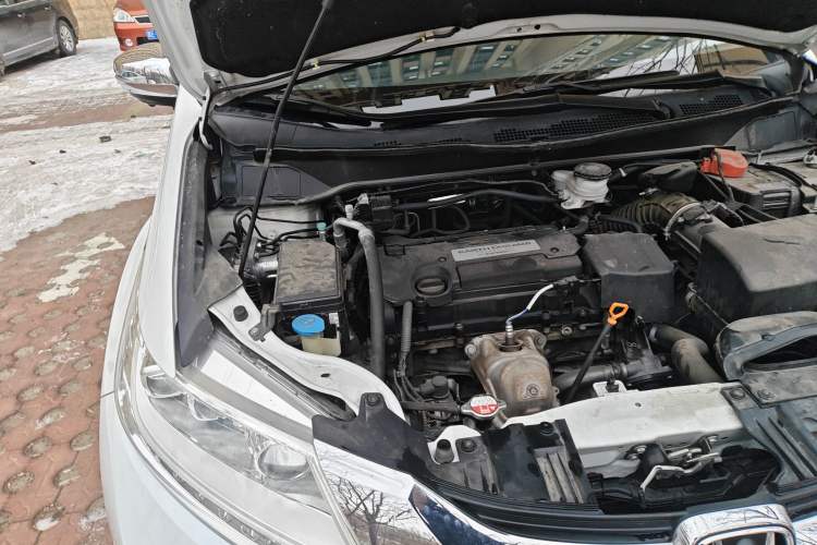 Used Honda Odyssey 2015 2.4L Smart Edition Engine Bay Right