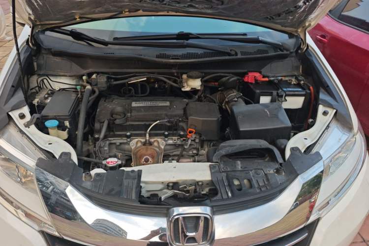 Used Honda Odyssey 2015 Updated Version 2.4L Smart Edition Engine Bay