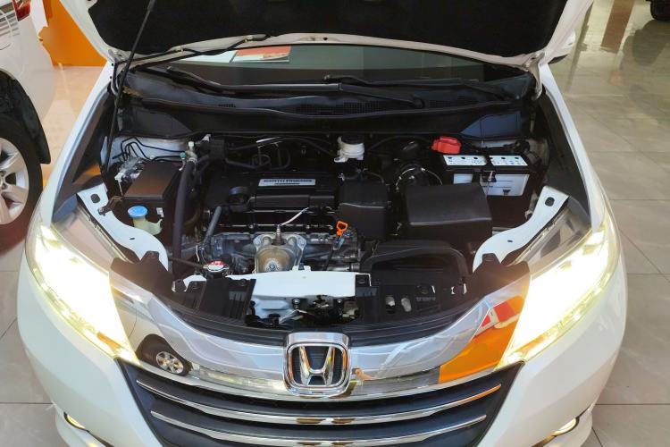 Used Honda Odyssey 2015 Updated Version 2.4L Smart Edition Engine Bay