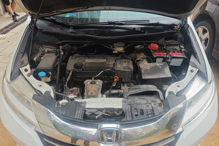 Used Honda Odyssey 2015 Revised Version 2.4L Supreme Edition Engine Bay