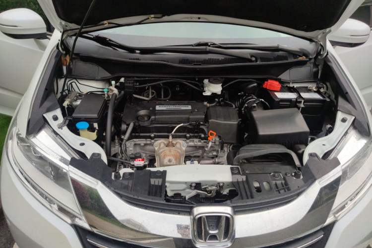 Used Honda Odyssey 2015 2.4L Supreme Edition Engine Bay