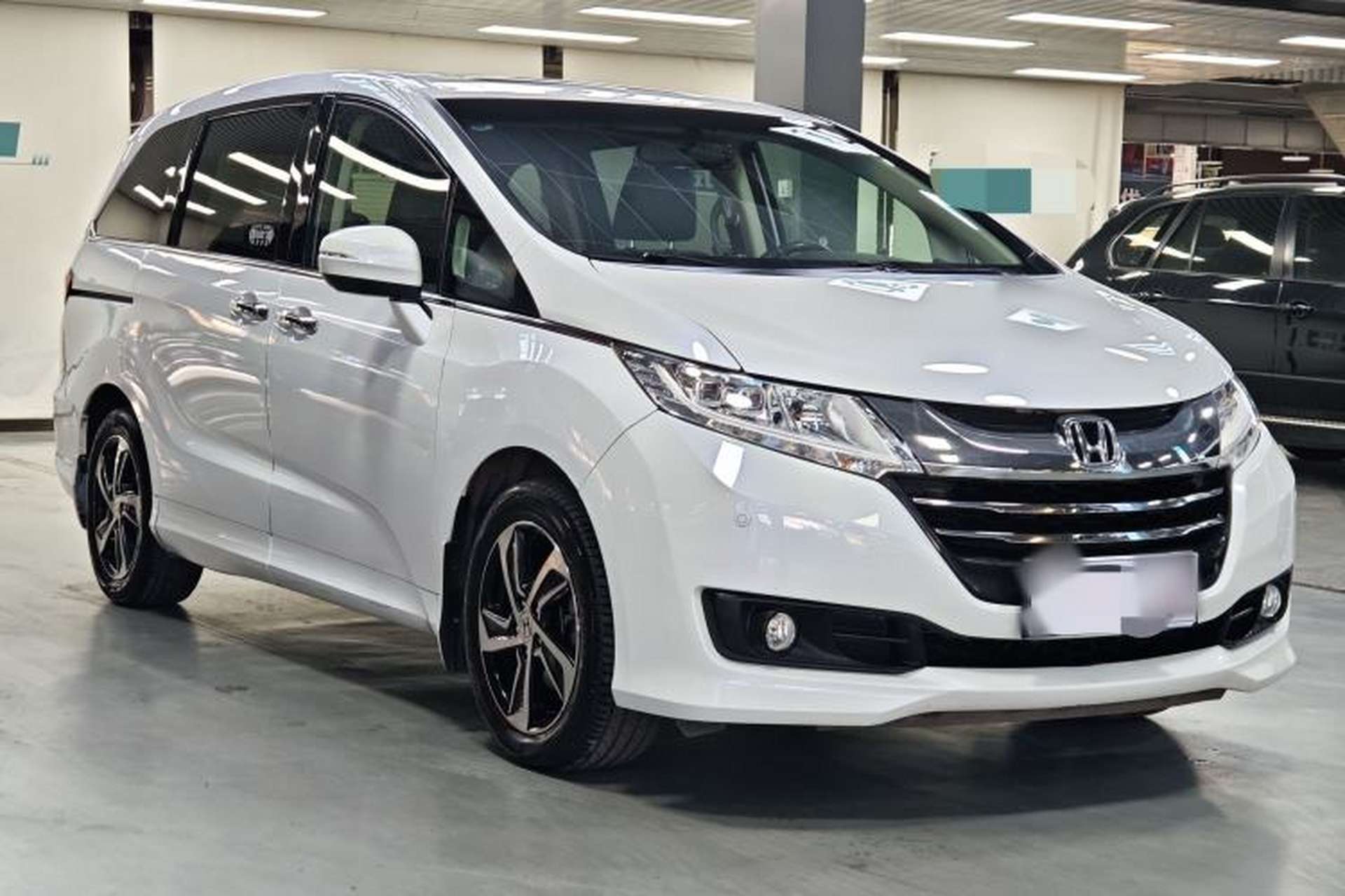 Used Honda Odyssey 2015 Updated Version 2.4L Smart Edition Exterior 2