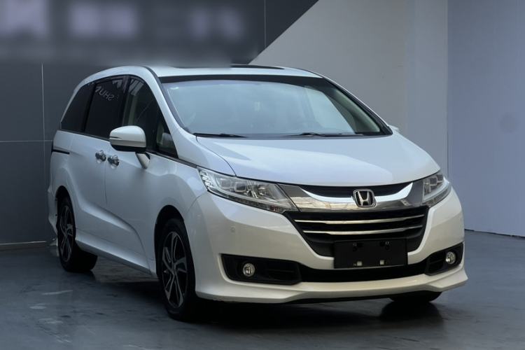 Used Honda Odyssey 2015 Updated Version 2.4L Smart Edition Exterior 2
