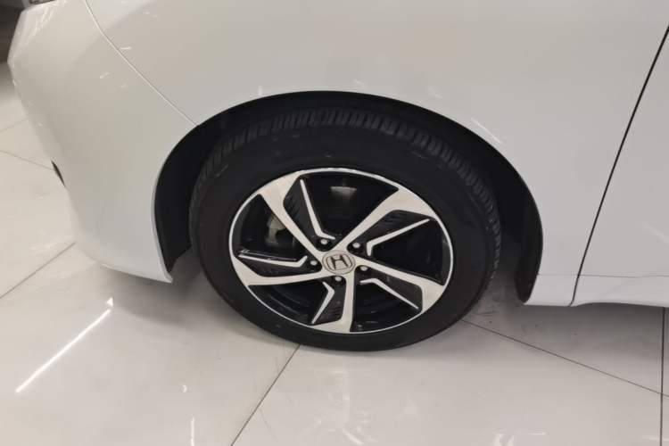Used Honda Odyssey 2015 Updated Version 2.4L Smart Edition Exterior 2