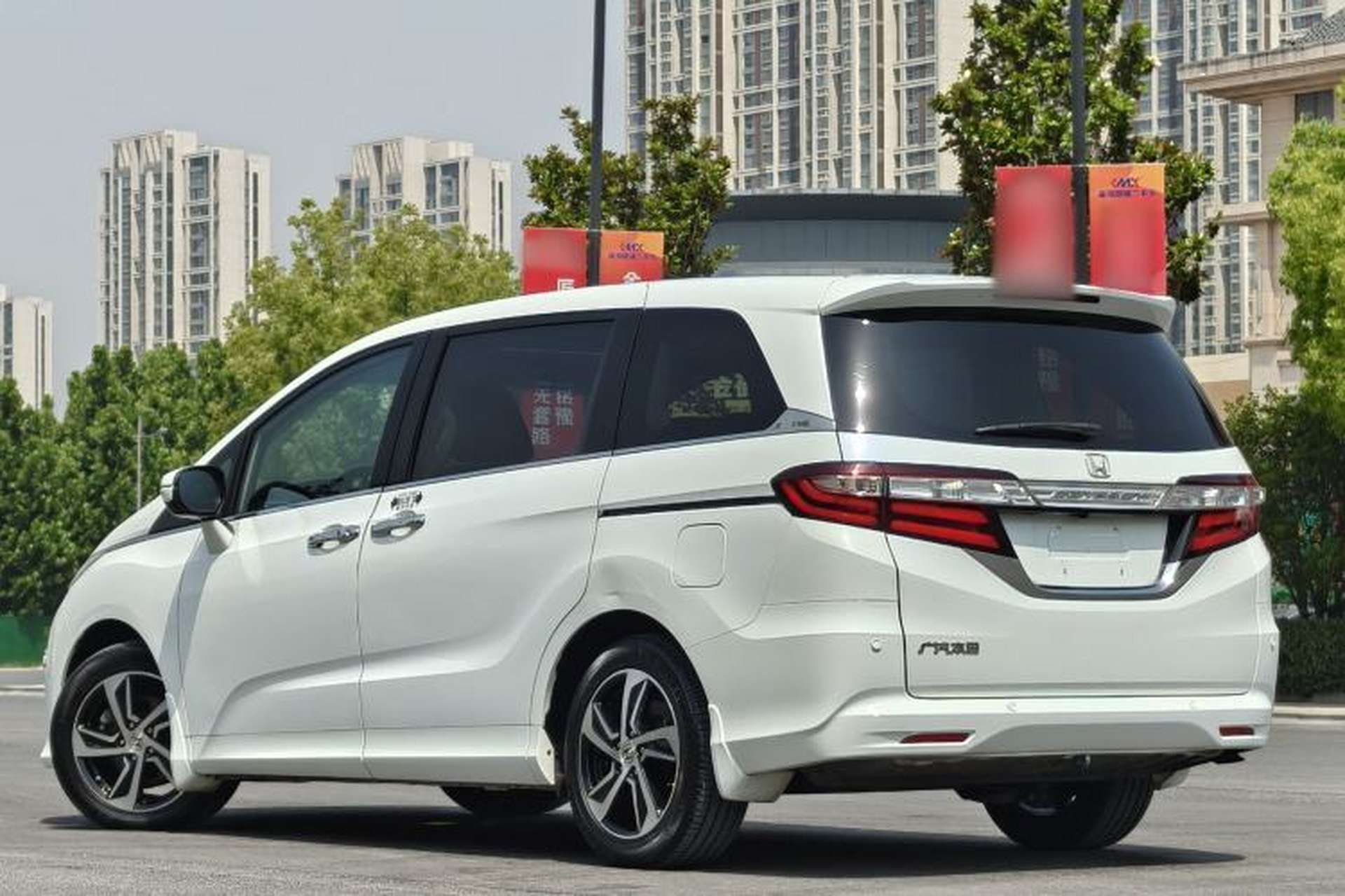 Used Honda Odyssey 2015 Updated Version 2.4L Smart Edition Exterior 3