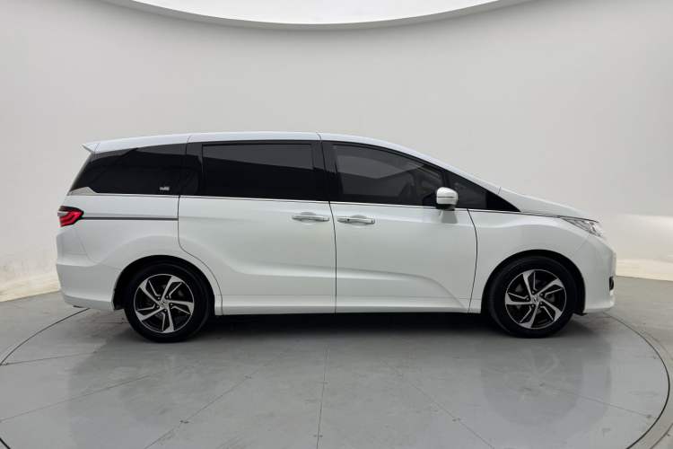 Used Honda Odyssey 2015 Revised Version 2.4L Supreme Edition Exterior 3