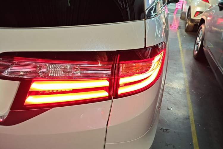 Used Honda Odyssey 2015 2.4L Smart Edition Exterior 3