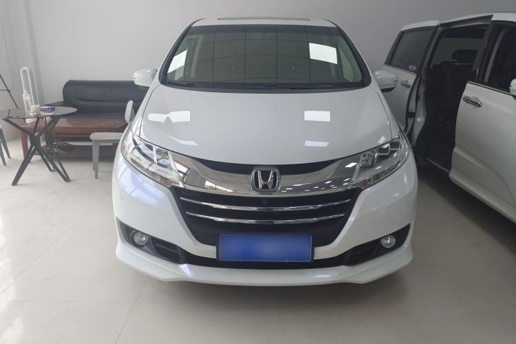Used Honda Odyssey 2015 Revised Version 2.4L Supreme Edition Exterior 3