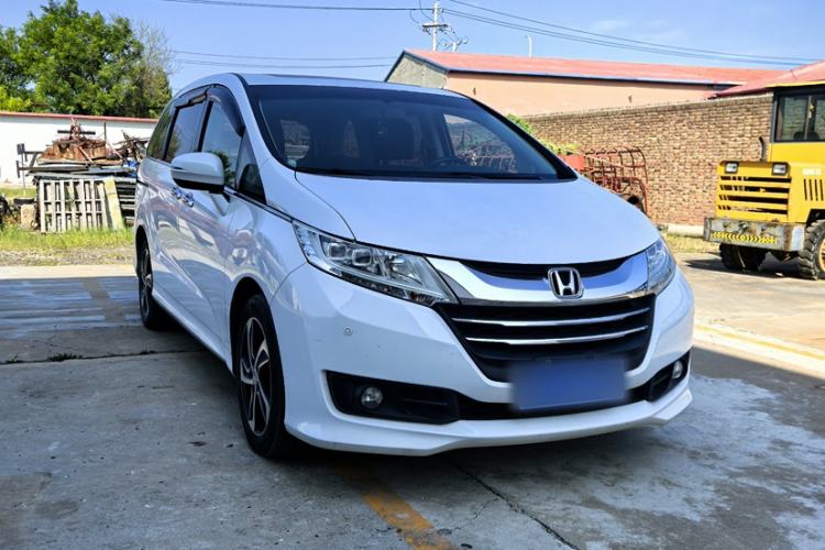 Used Honda Odyssey 2015 Updated Version 2.4L Smart Edition Exterior 3