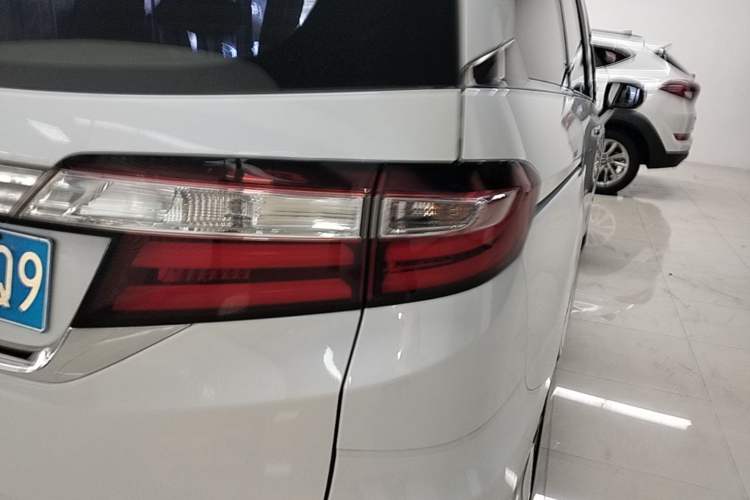 Used Honda Odyssey 2015 Revised 2.4L Luxury Edition Exterior 3