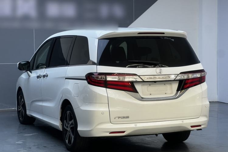 Used Honda Odyssey 2015 Updated Version 2.4L Smart Edition Exterior 3