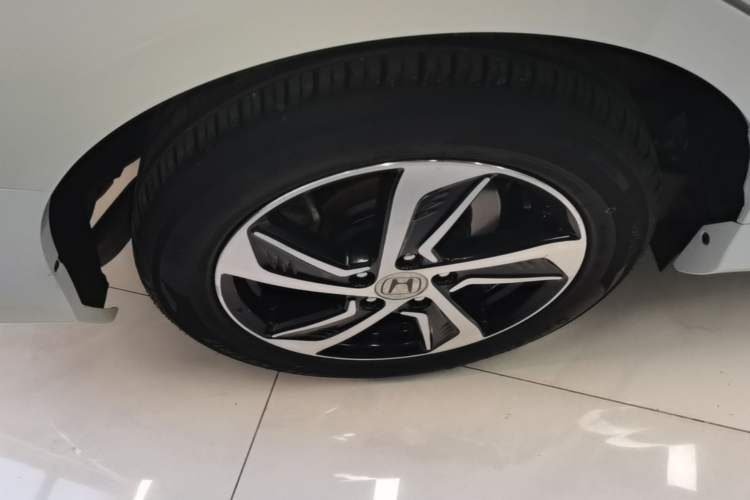 Used Honda Odyssey 2015 Updated Version 2.4L Smart Edition Exterior 3