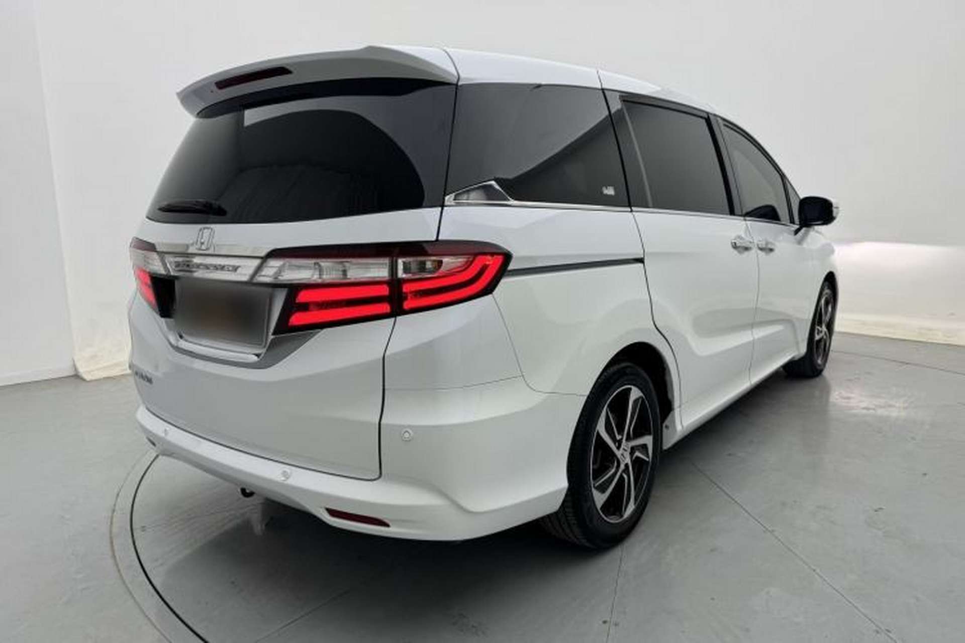 Used Honda Odyssey 2015 Revised Version 2.4L Supreme Edition Exterior 4